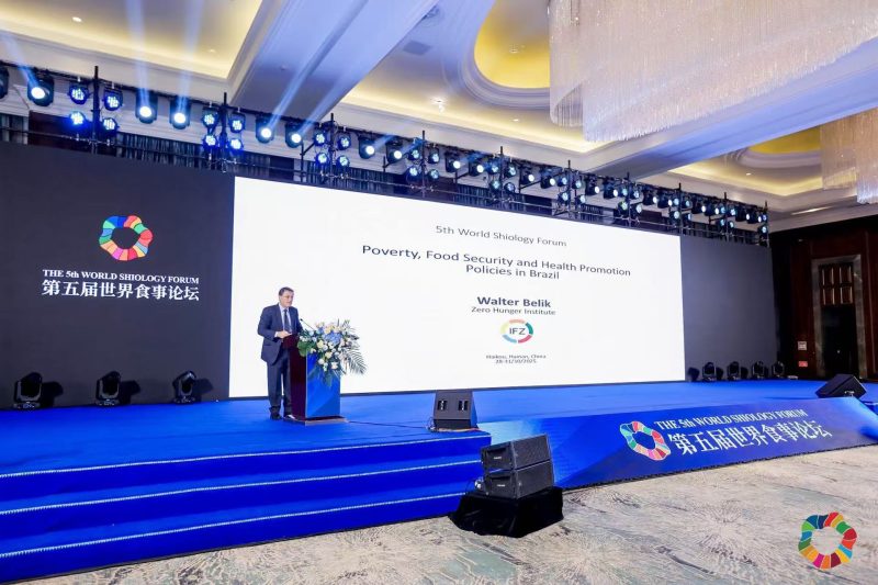 Walter Belik, Deputy Director-General, Zero Hunger Institute, delivered a keynote speech.